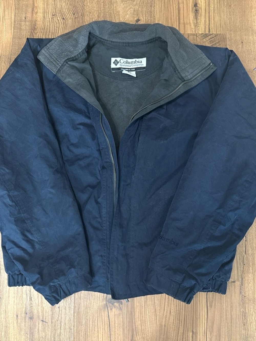 Vintage Columbia Men's Navy Jacket with Zip Front size M